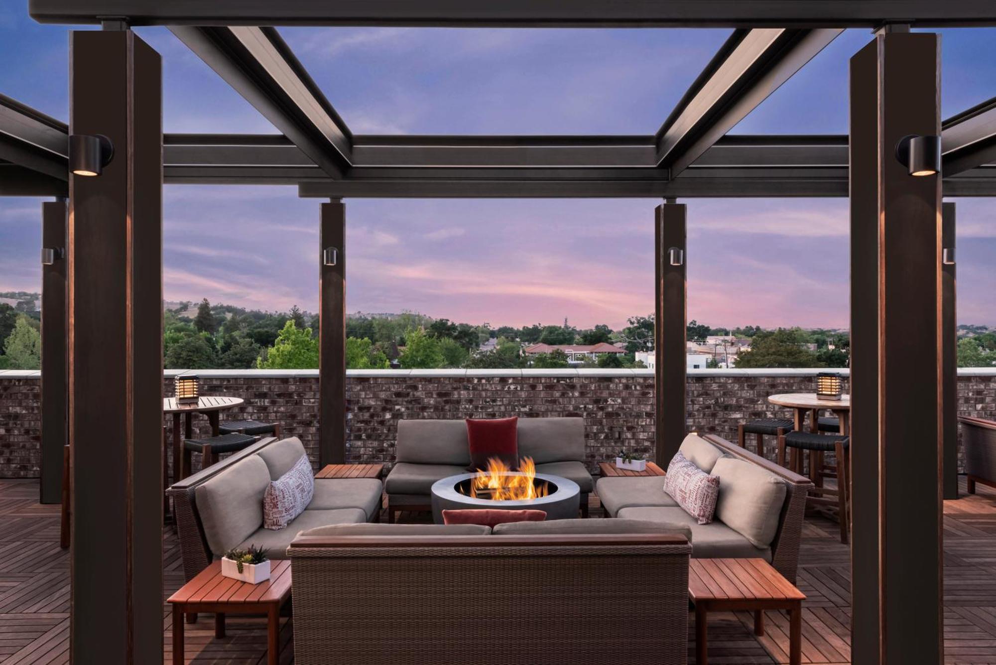 The Piccolo Hotel Paso Robles Exterior photo