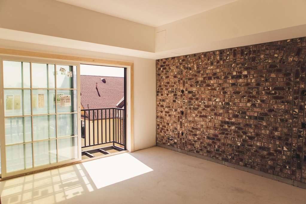 The Piccolo Hotel Paso Robles Room photo