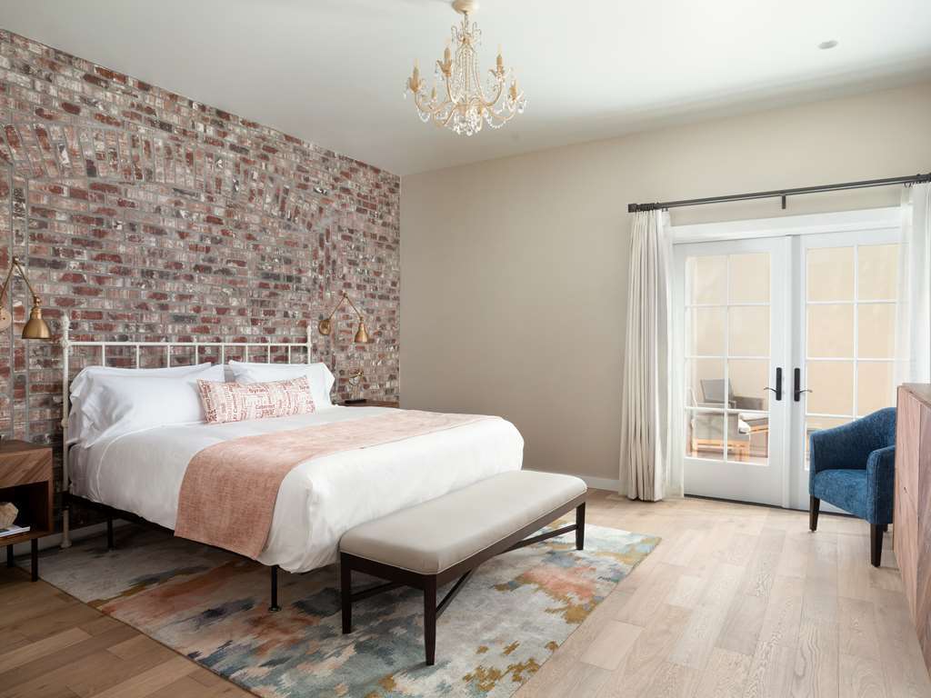 The Piccolo Hotel Paso Robles Room photo